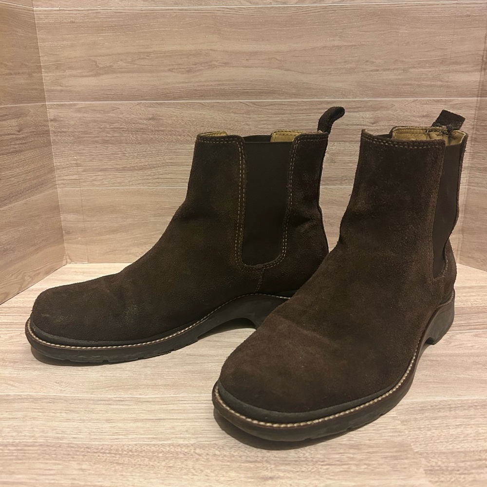 L.L. Bean Vintage Chelsea Boot Chocolate Brown Suede